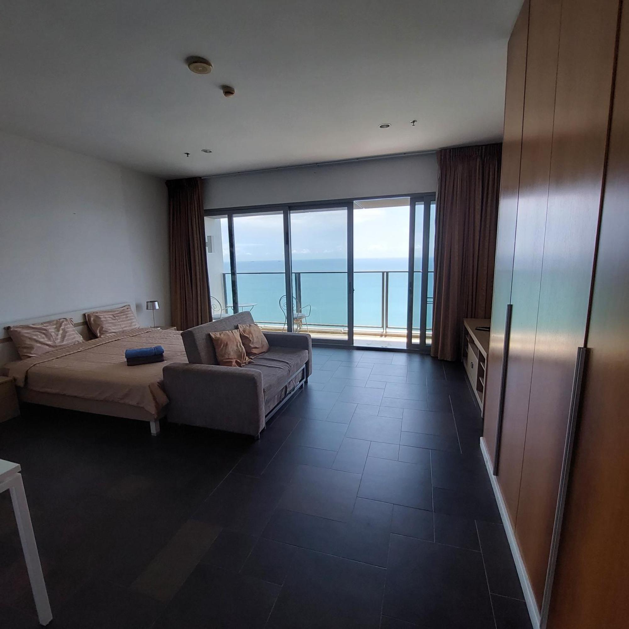 Sea View Apartment In Pattaya Eksteriør billede