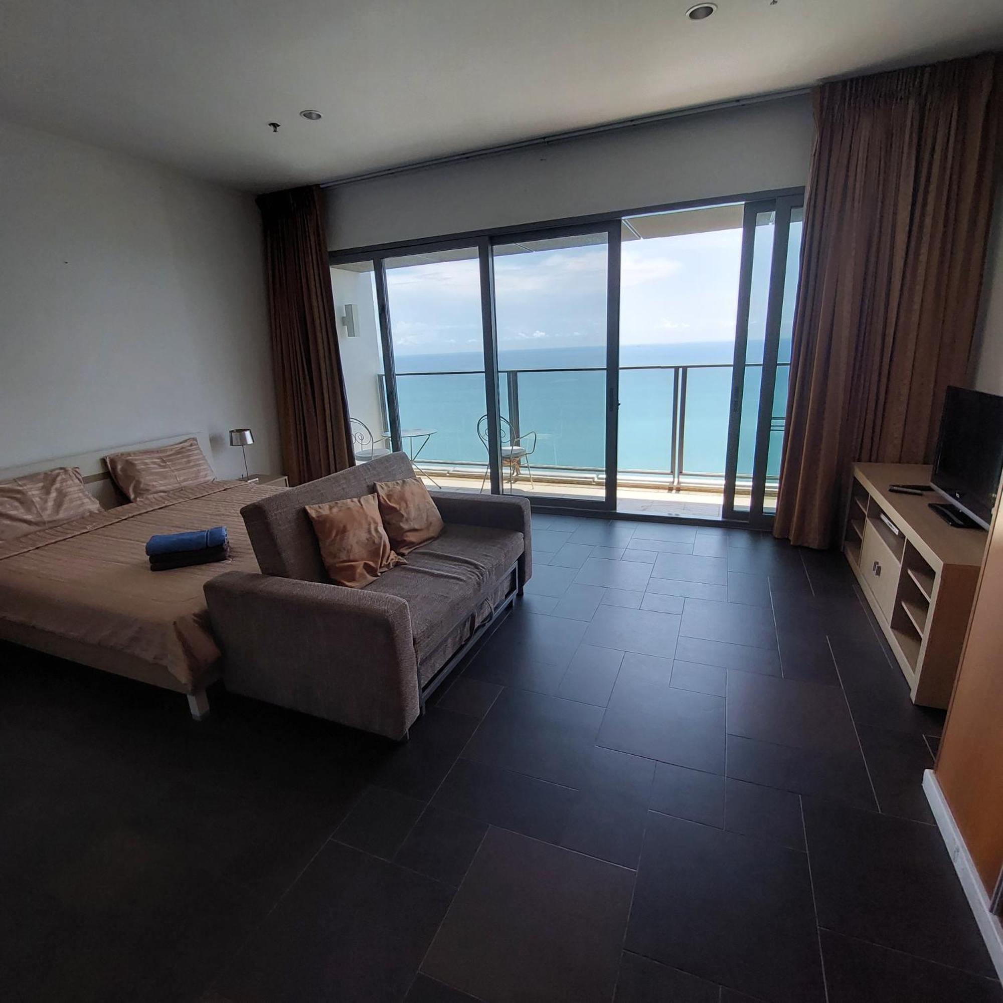 Sea View Apartment In Pattaya Eksteriør billede