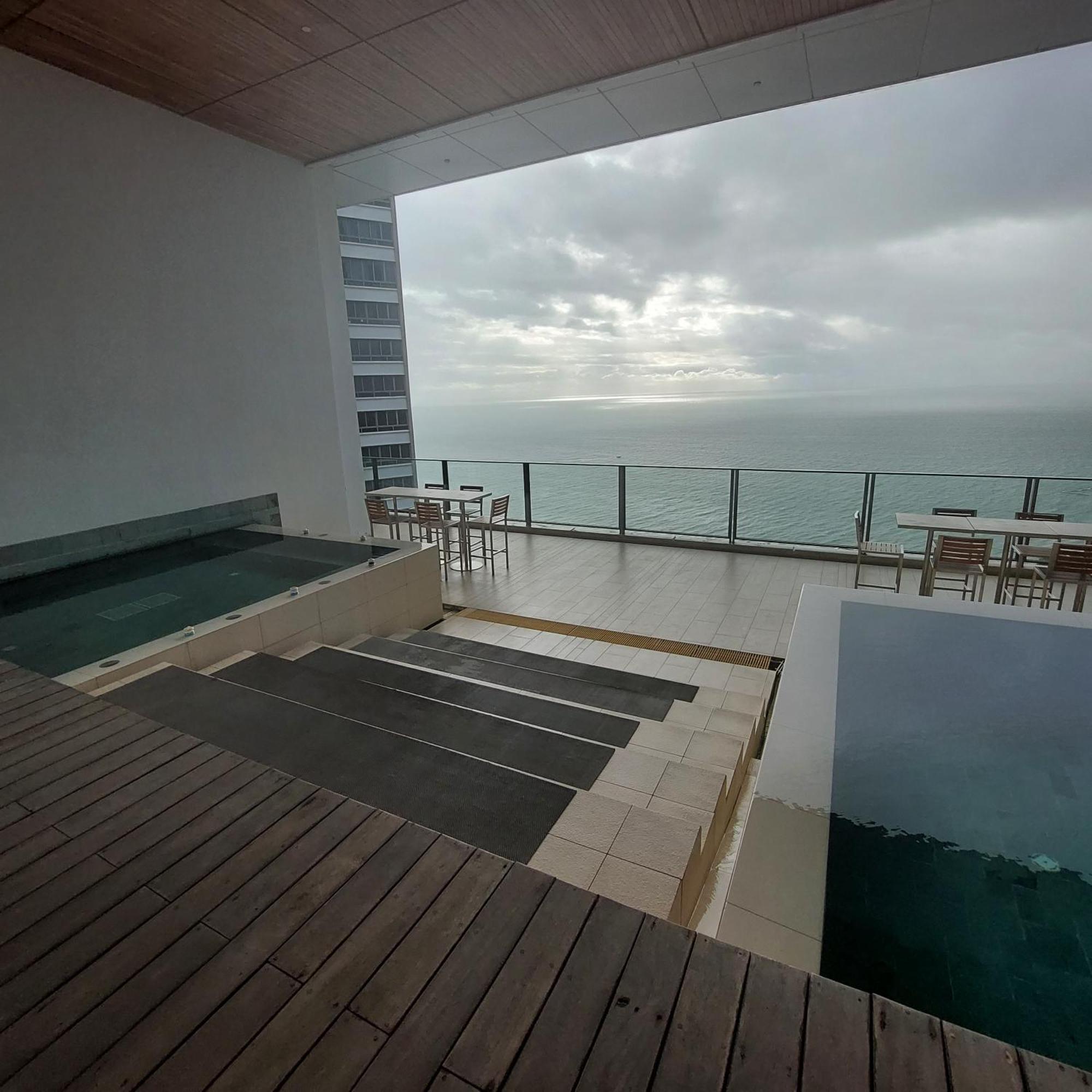 Sea View Apartment In Pattaya Eksteriør billede