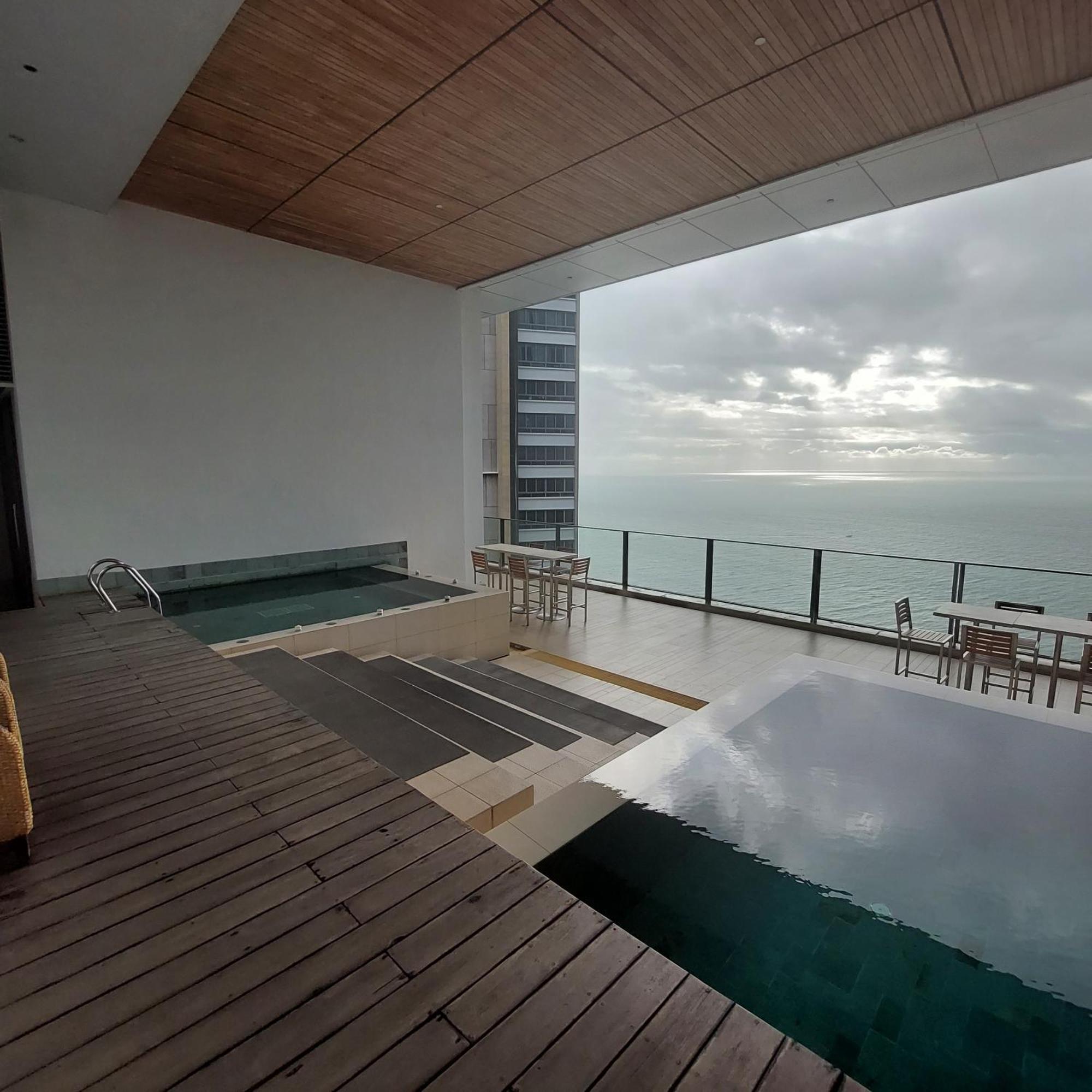 Sea View Apartment In Pattaya Eksteriør billede