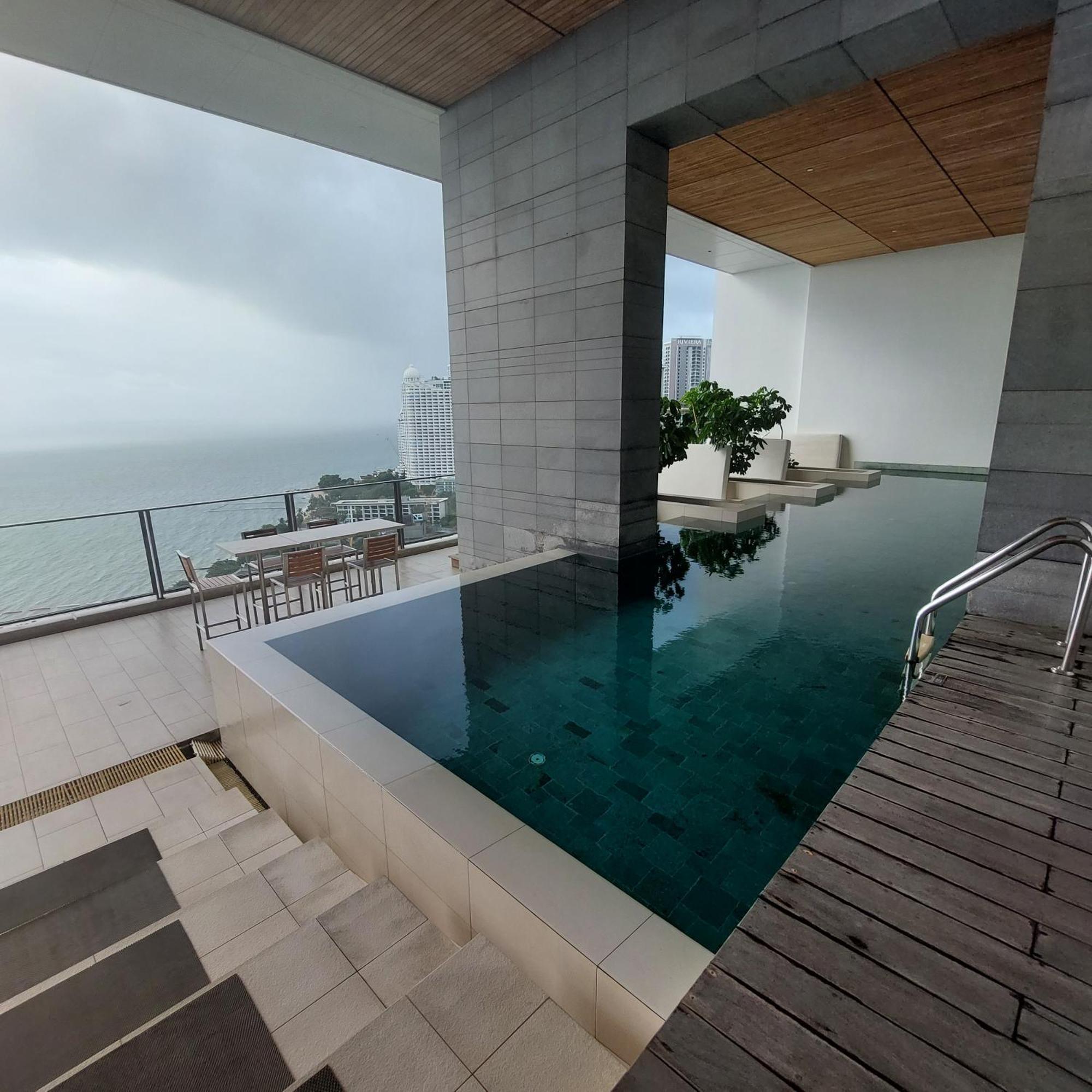 Sea View Apartment In Pattaya Eksteriør billede