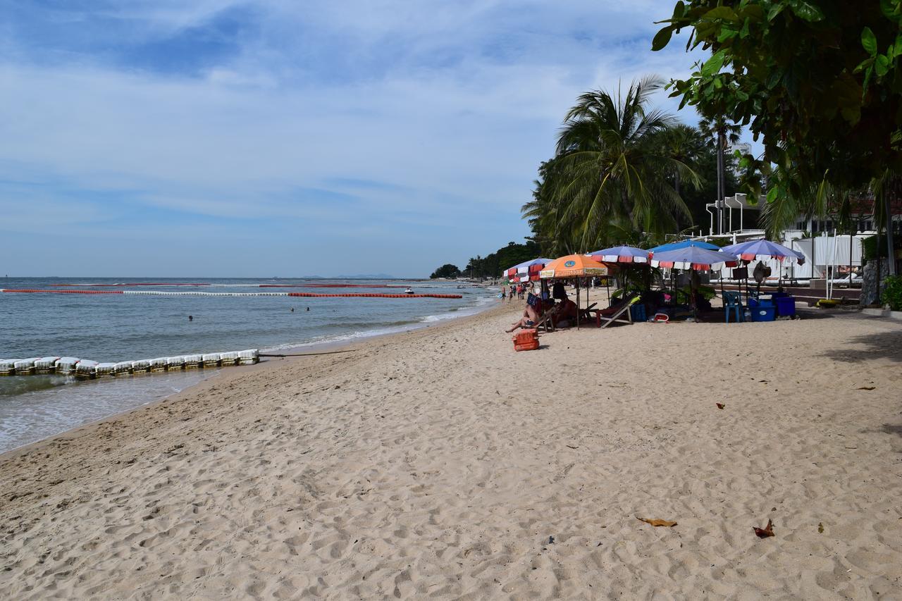 Sea View Apartment In Pattaya Eksteriør billede