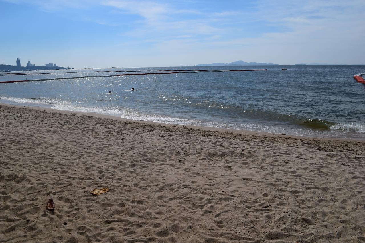 Sea View Apartment In Pattaya Eksteriør billede